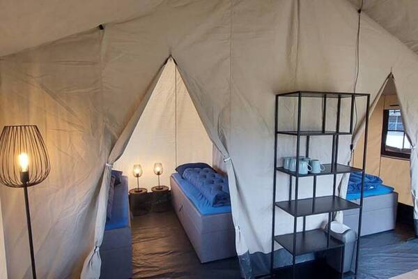Kamperen met de luxe van thuis kan ook op een van de kleine campings in Nederland.