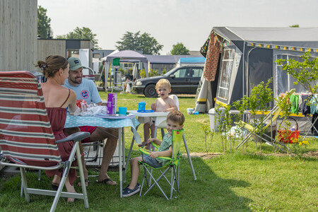 Comfortplaats privé sanitair bij speelboerderij